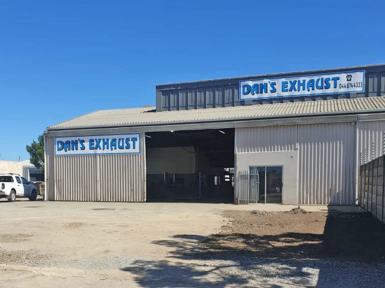 Dans exhaust 2 768x576